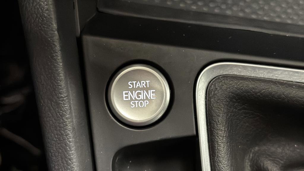 Used 2025 Volkswagen Jetta SE image 17