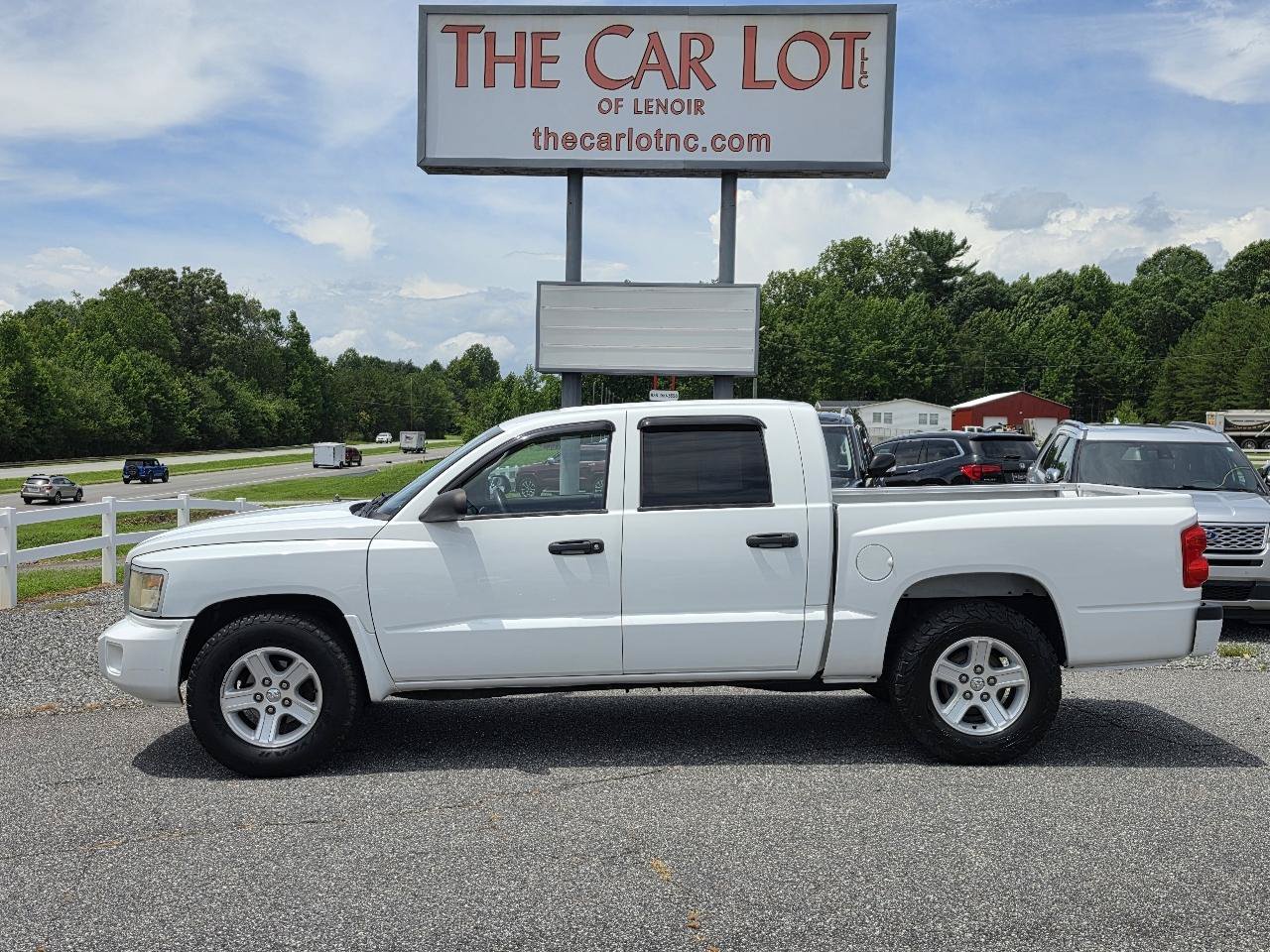 Used 2006 Dodge Dakota SLT w/ Night Runner Group AWD/4WD image 2