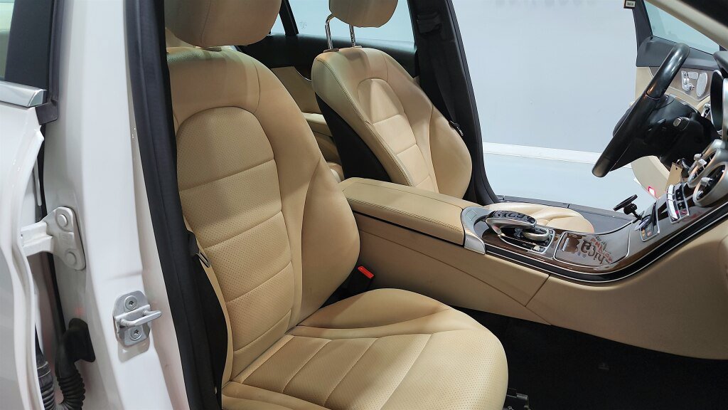Used 2016 Mercedes-Benz C 300 4MATIC Sedan image 36