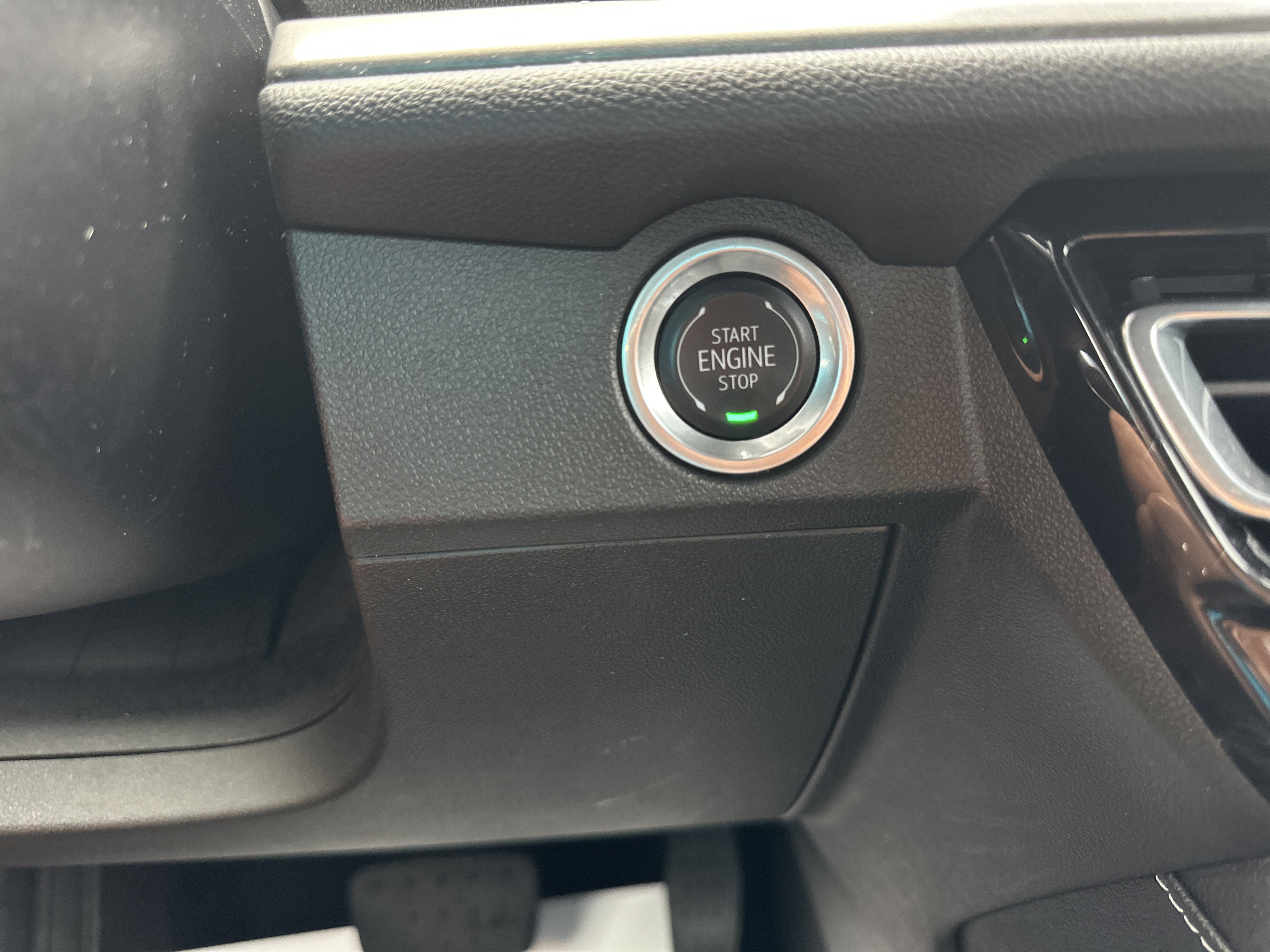 Used 2024 Chevrolet Traverse LS w/ Midnight/Sport Edition image 13