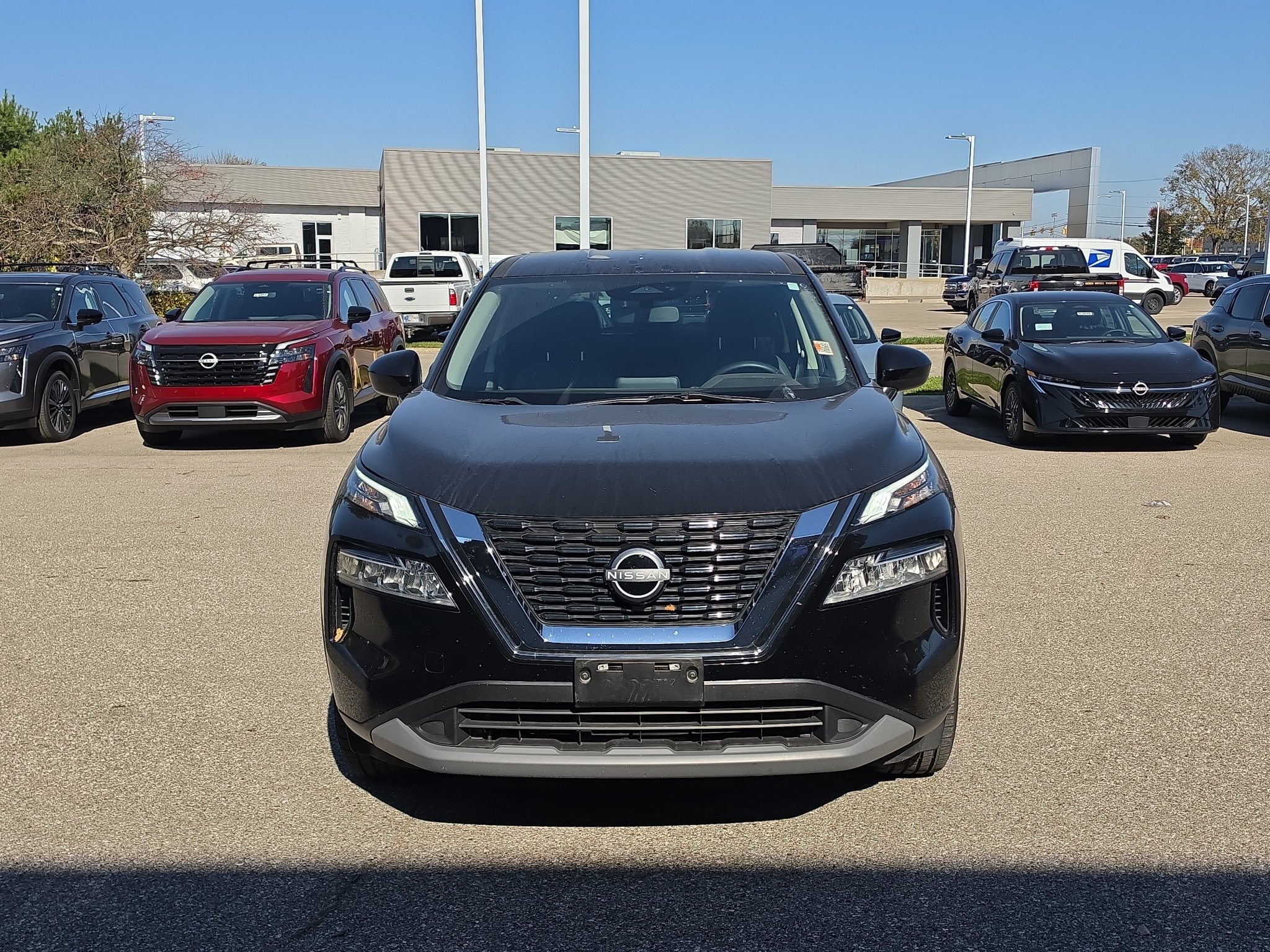 Used 2023 Nissan Rogue SV AWD/4WD image 2