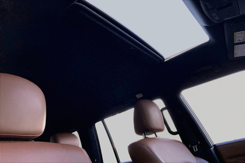 Used 2024 INFINITI QX80 Sensory w/ Cargo Package AWD/4WD image 22