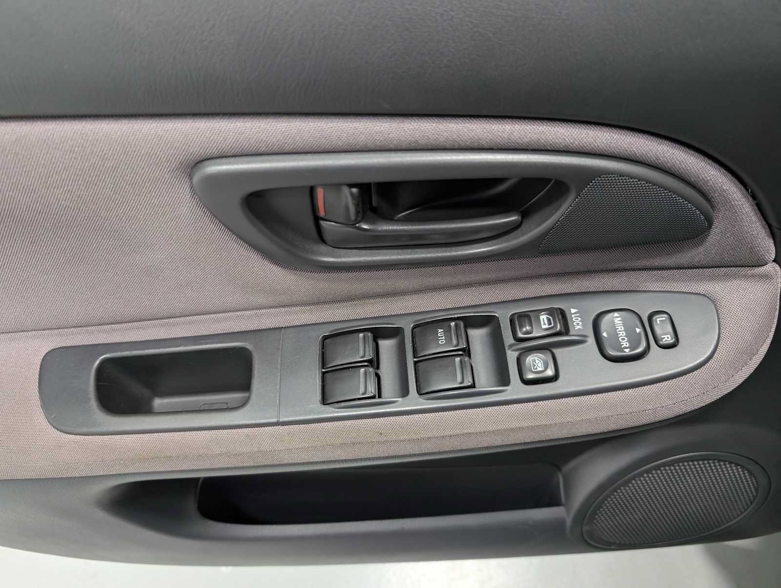 Used 2006 Subaru Impreza 2.5i AWD/4WD image 32