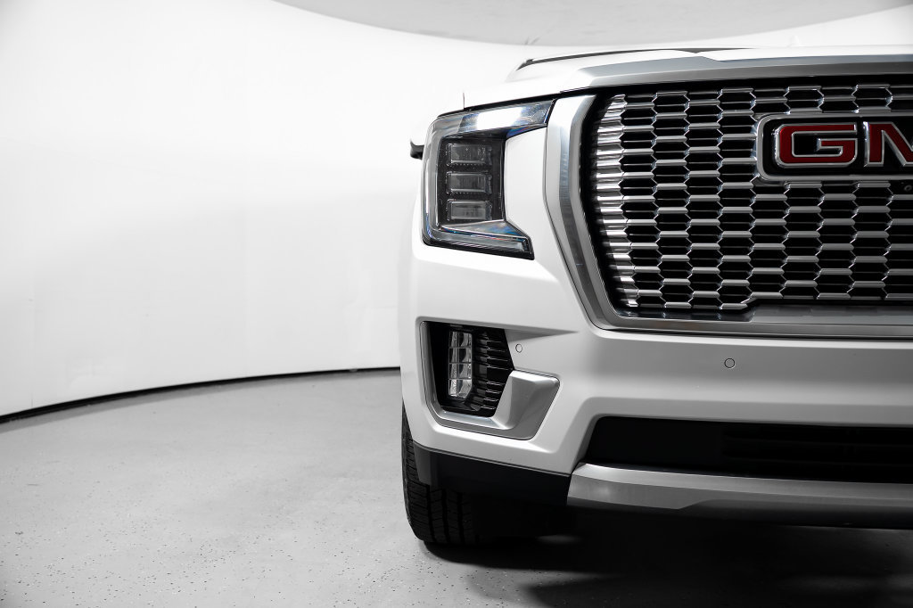 Used 2021 GMC Yukon Denali w/ Denali Premium Package RWD image 19