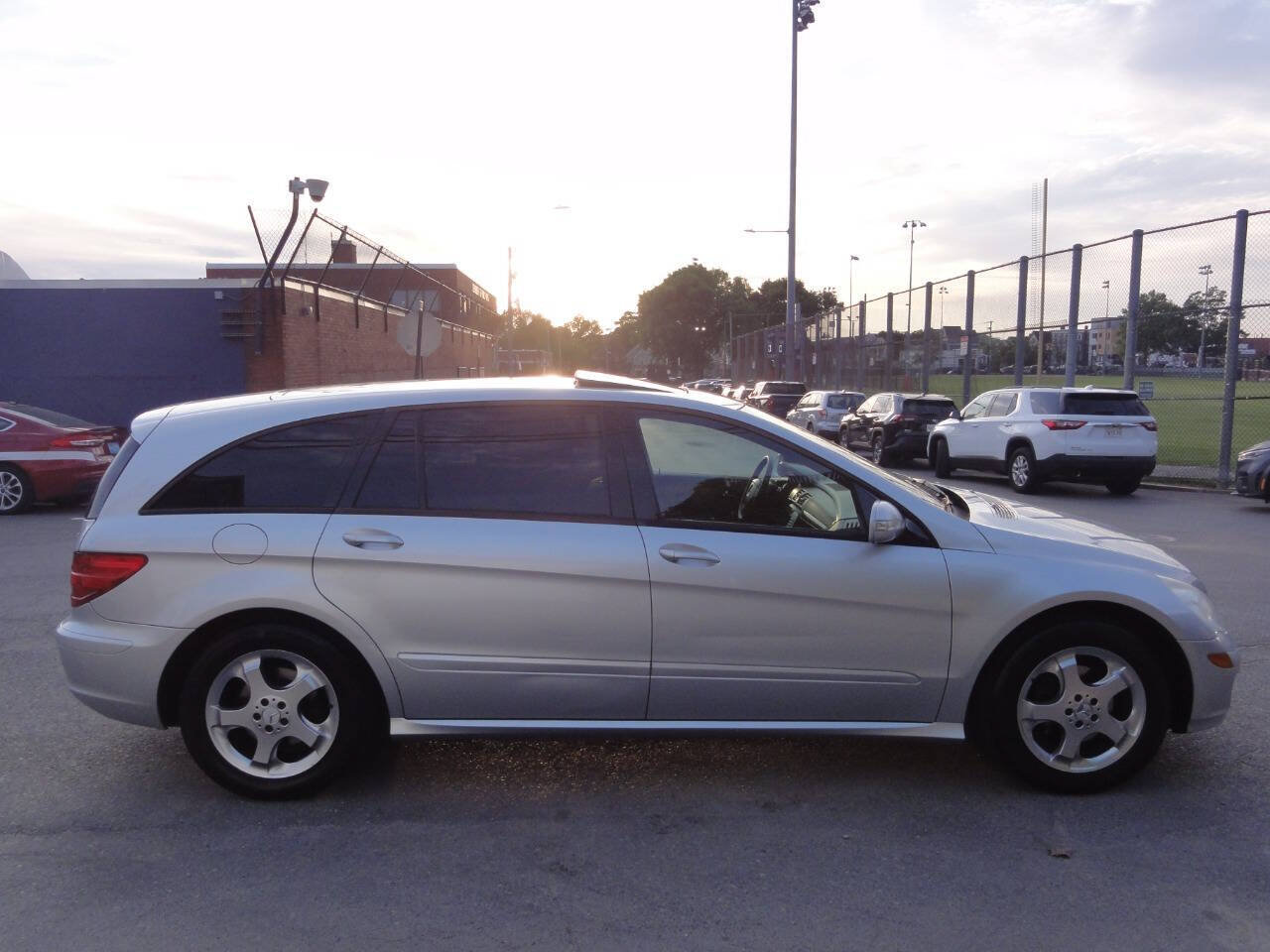 Used 2006 Mercedes-Benz R 350 4MATIC image 40
