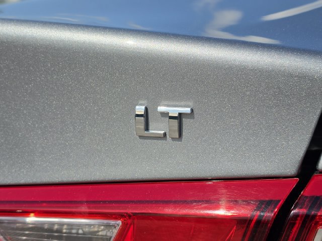 Used 2025 Chevrolet Malibu LT FWD image 13