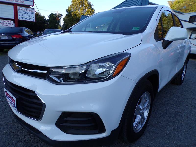 Used 2020 Chevrolet Trax LS w/ Fleet Convenience Package FWD image 3