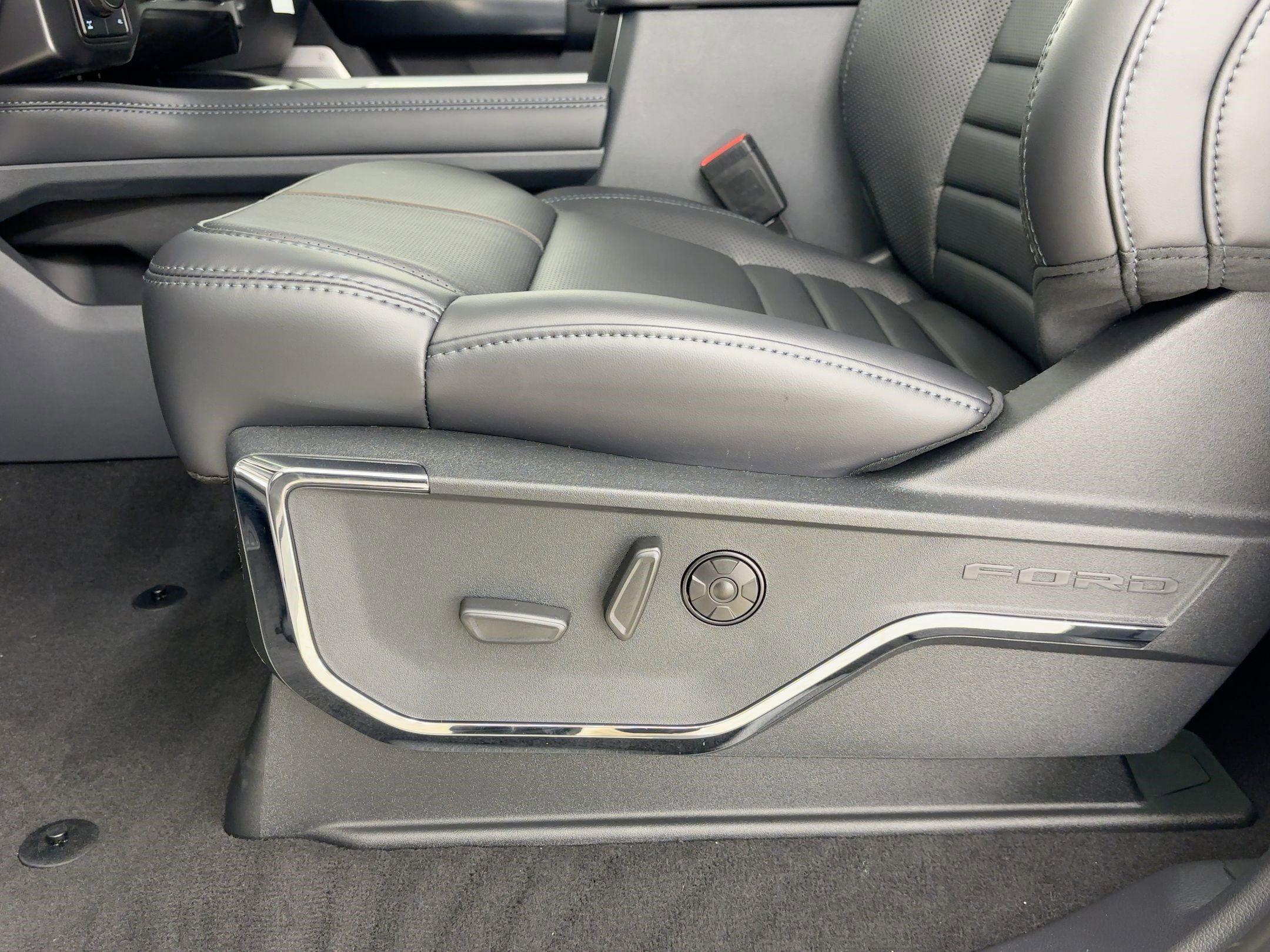 New 2026 Ford F250 Platinum image 11