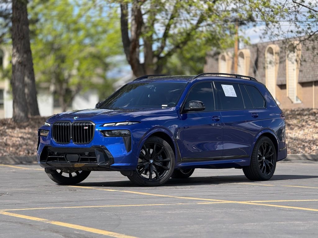 Used 2024 BMW X7 M60i image 1