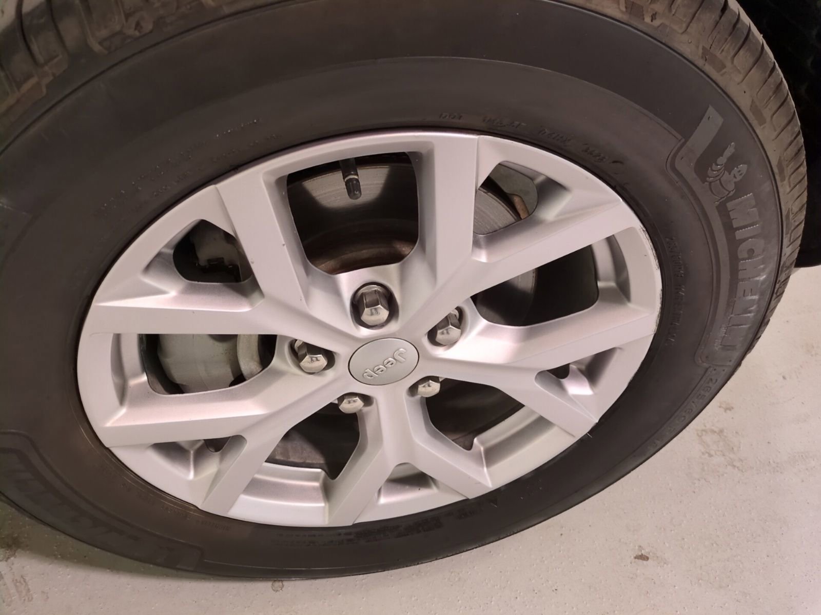 Used 2022 Jeep Grand Cherokee Limited image 21