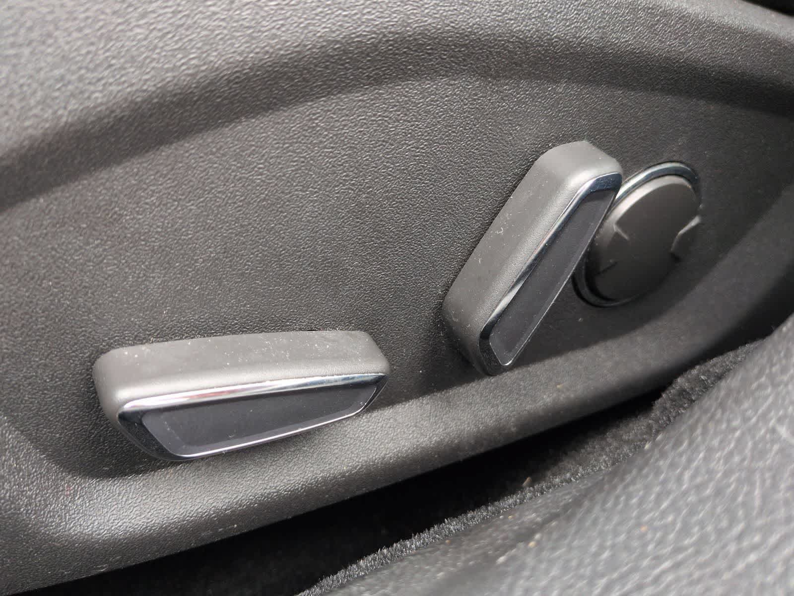 Used 2016 Ford Fusion SE FWD image 17