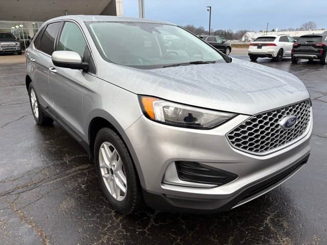 Used 2024 Ford Edge SEL image 7