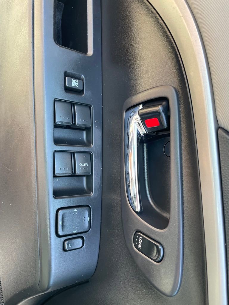 Used 2015 MAZDA MAZDA5 Grand Touring image 29