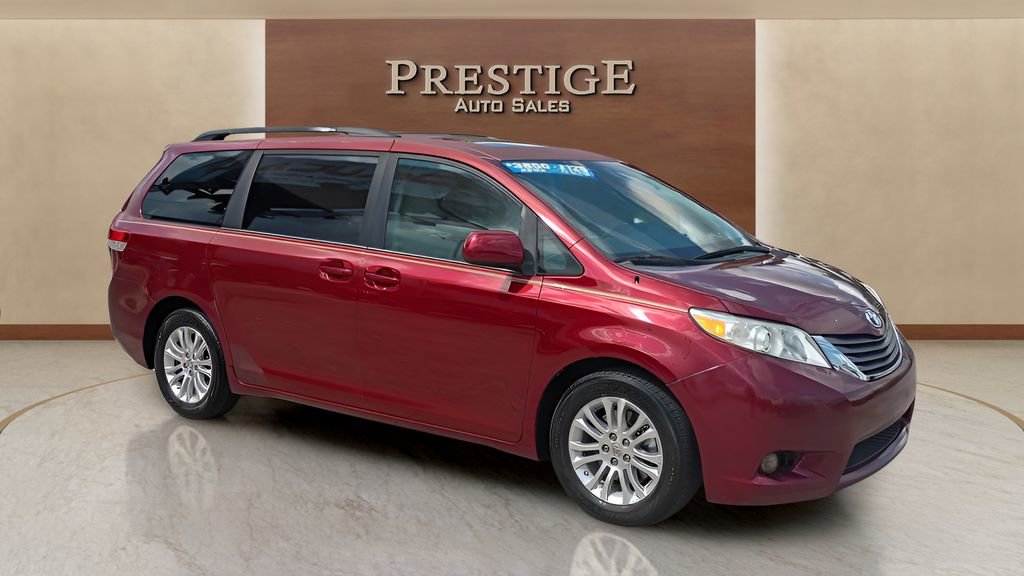 Used 2012 Toyota Sienna XLE FWD image 10