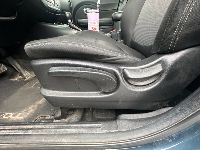 Used 2017 Kia Soul + FWD image 10