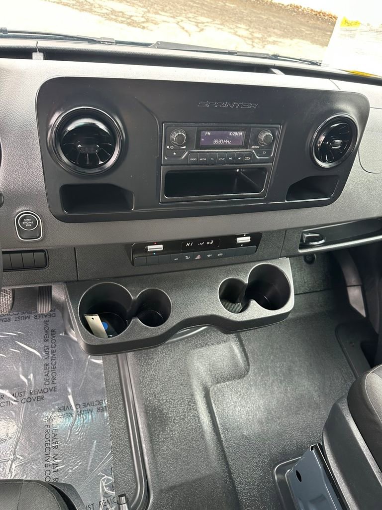 Used 2019 Mercedes-Benz Sprinter 170 image 14