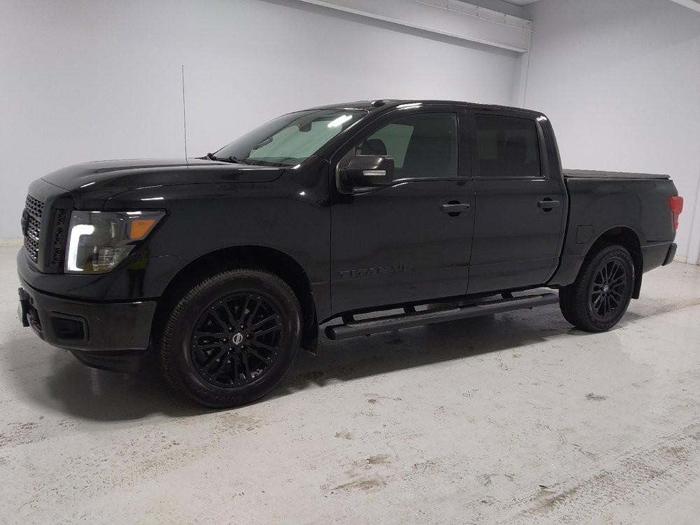 Used 2019 Nissan Titan SV w/ SV Convenience Package image 2