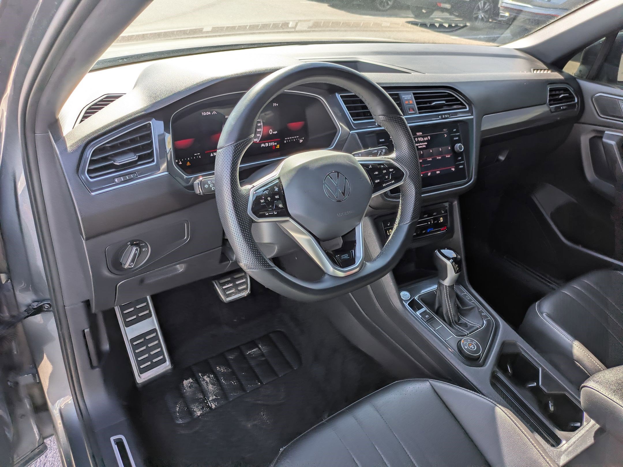 Certified 2024 Volkswagen Tiguan SE R-Line AWD/4WD image 17
