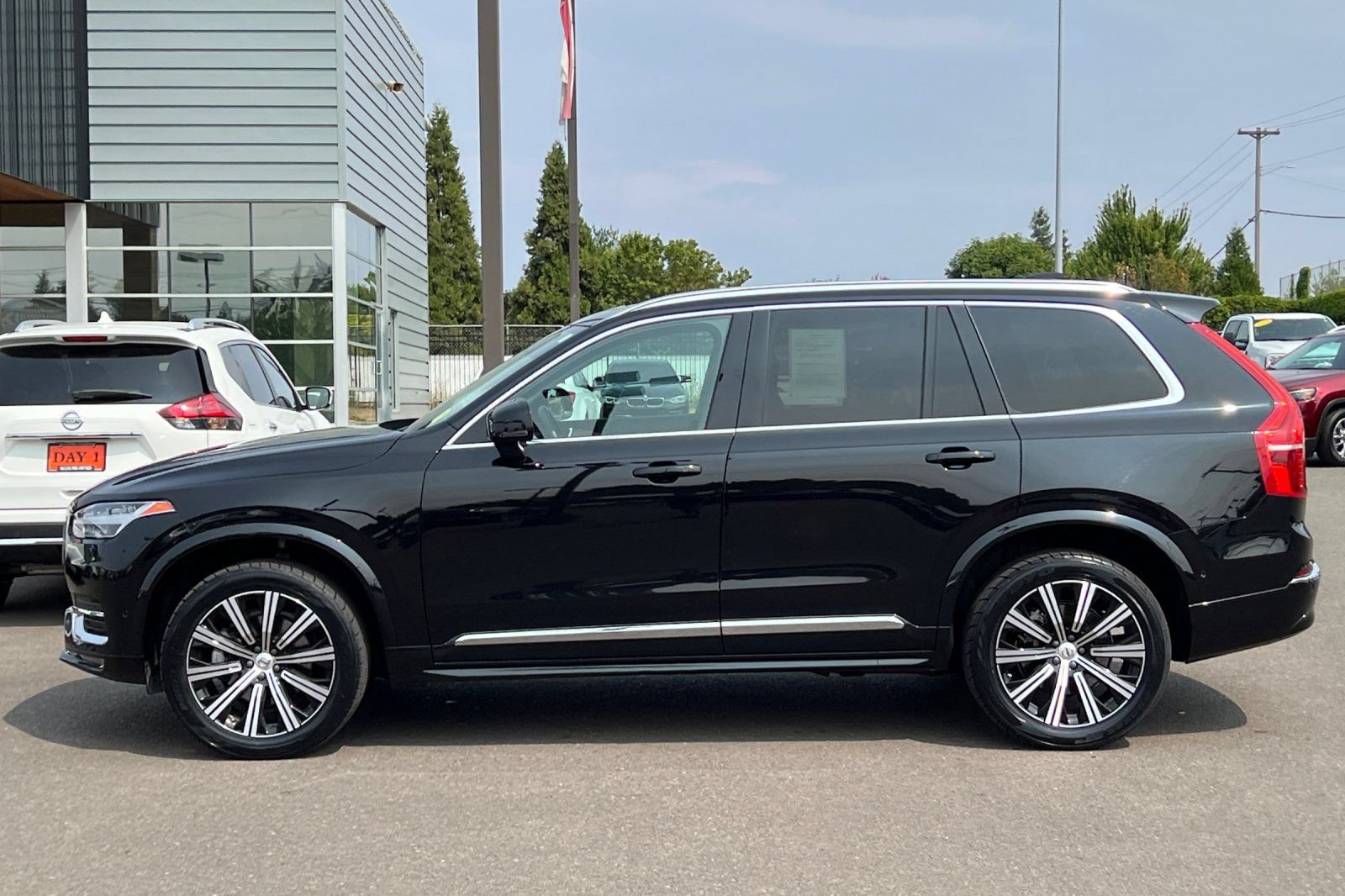 Used 2023 Volvo XC90 B5 Plus AWD/4WD image 9