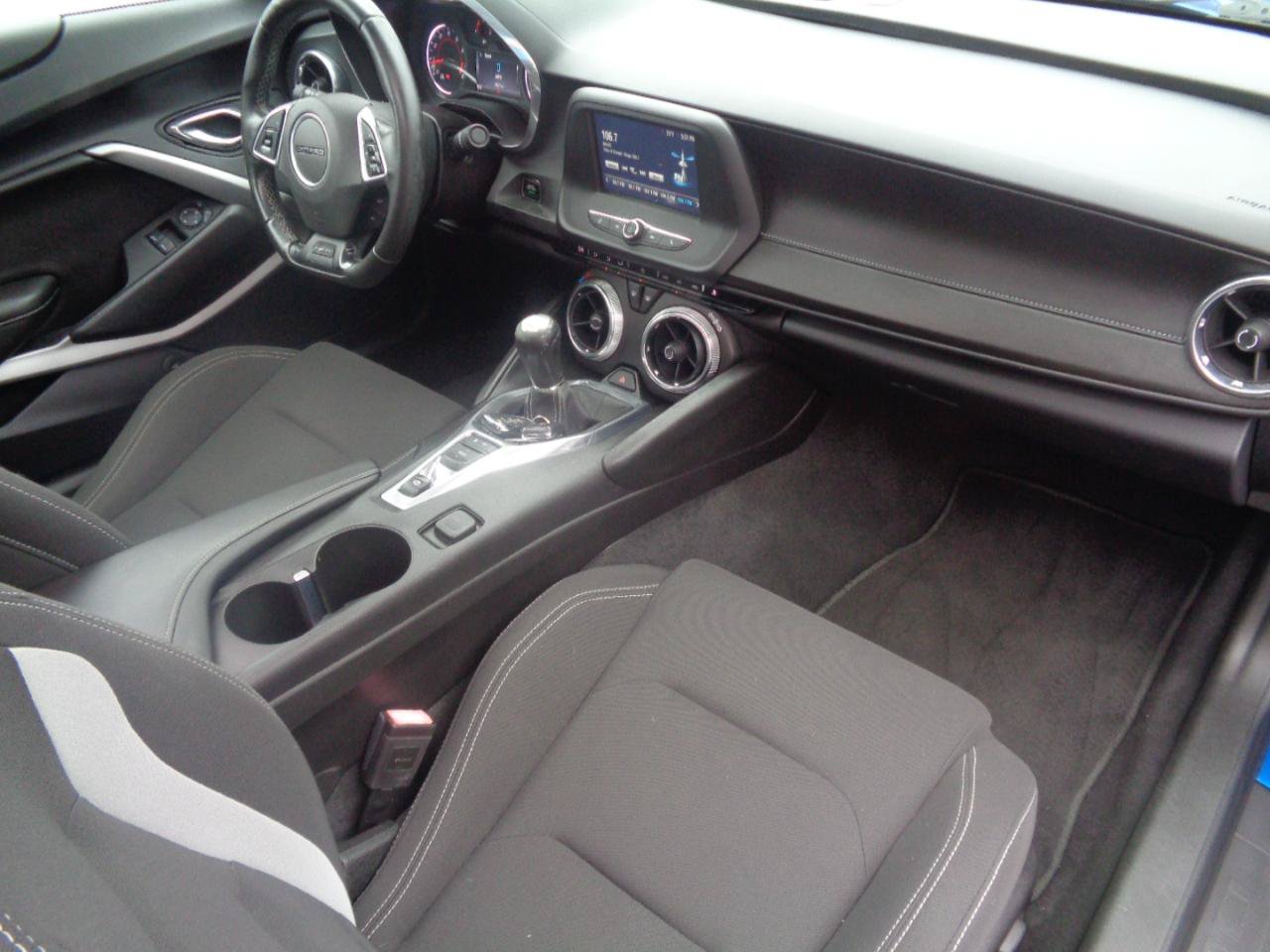 Used 2017 Chevrolet Camaro LT RWD image 28