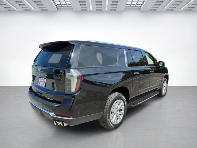 Used 2025 Chevrolet Suburban Premier AWD/4WD image 4