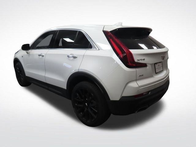 Used 2022 Cadillac XT4 Luxury w/ Cold Weather Package image 3
