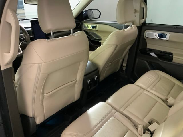 Used 2021 Ford Explorer Platinum w/ Equipment Group 601A AWD/4WD image 27
