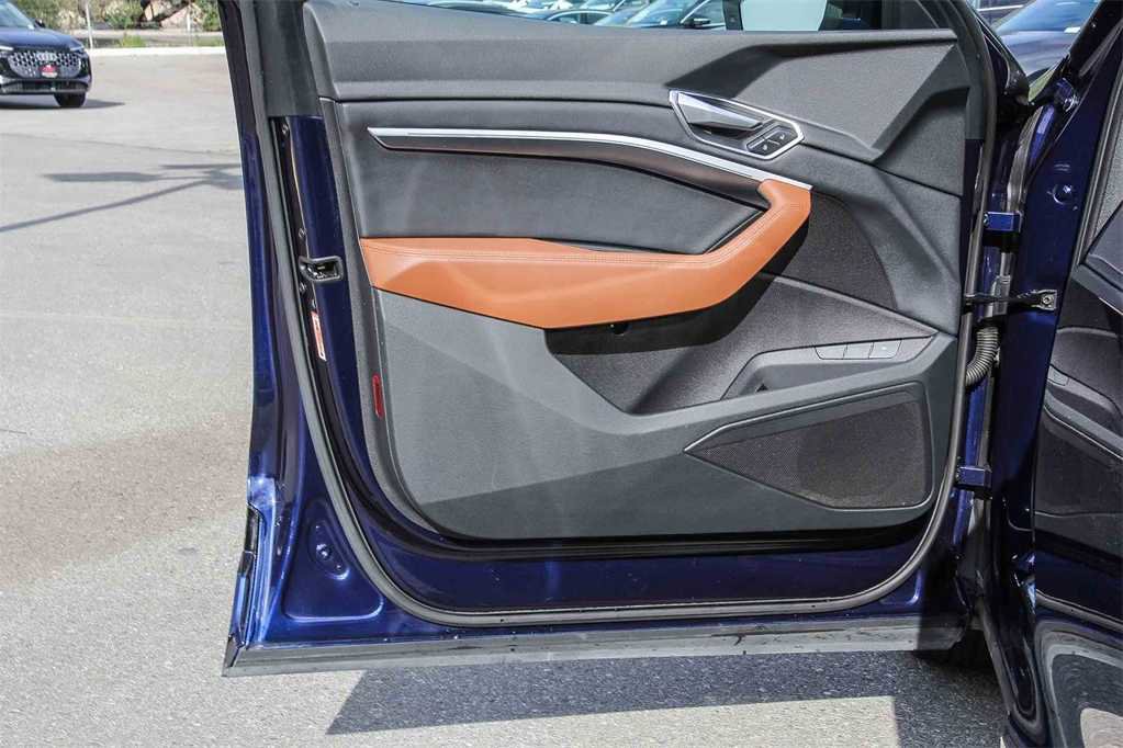 Used 2022 Audi e-tron Premium w/ Convenience Plus Package image 22