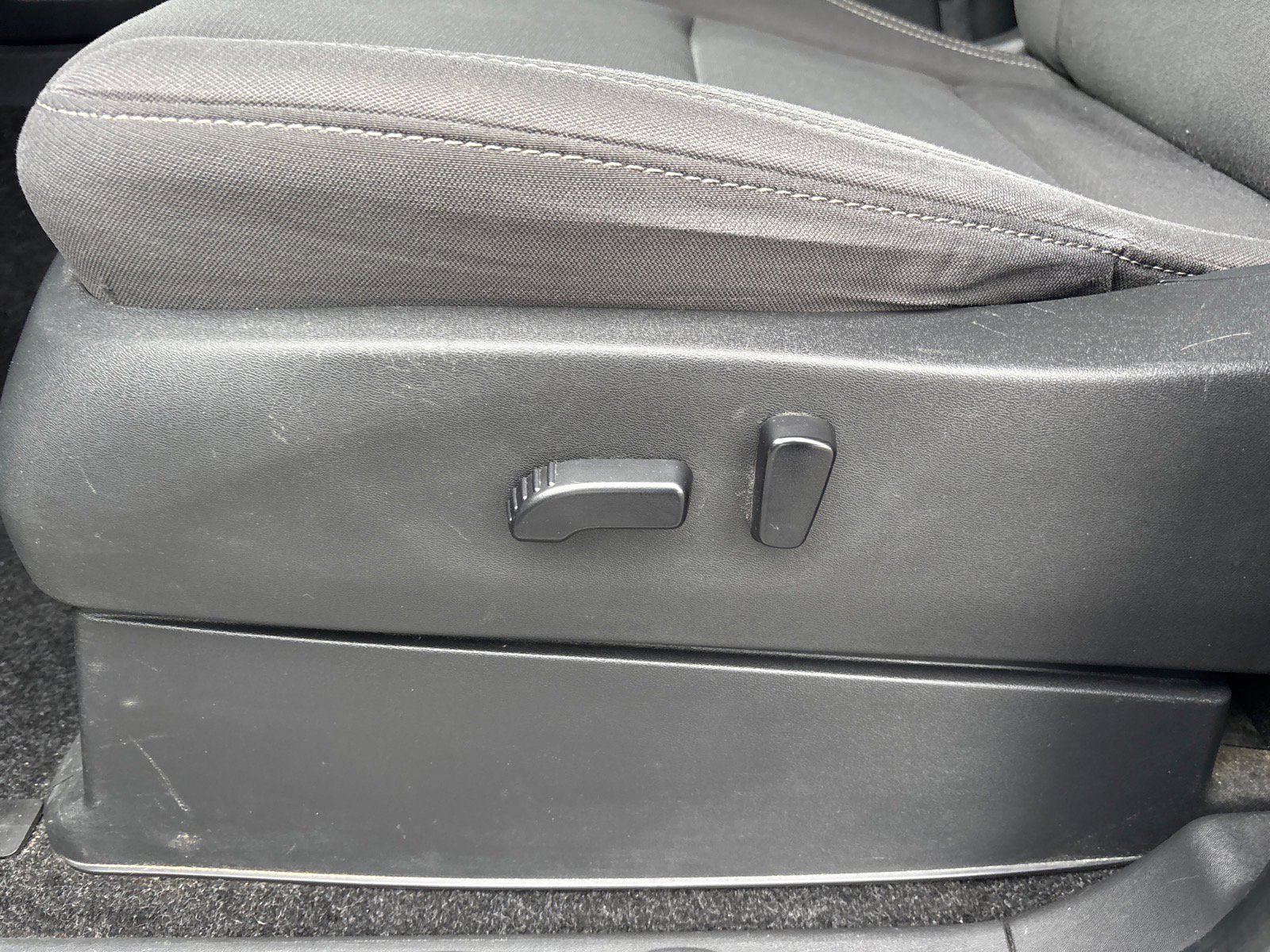 Used 2022 Nissan Frontier SV image 14