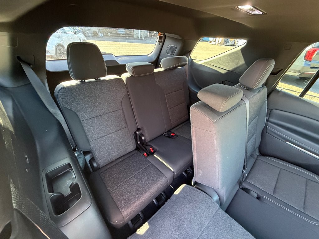 Used 2025 Chevrolet Traverse LT w/ Sun and Wheel Package AWD/4WD image 34