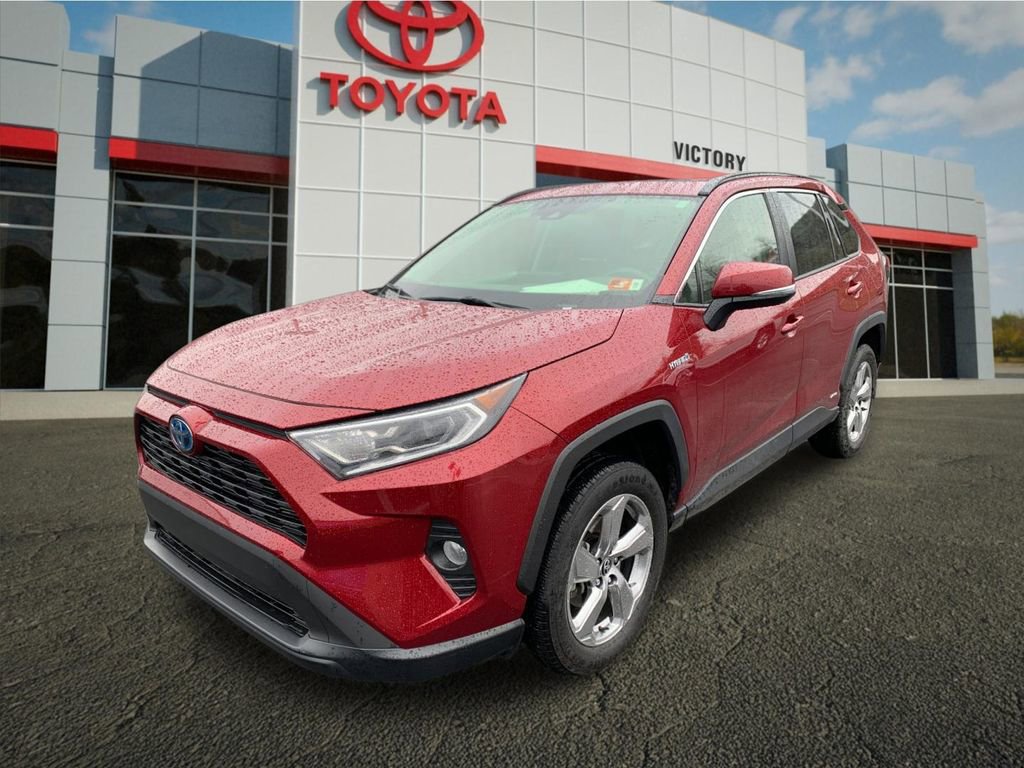 Used 2021 Toyota RAV4 XLE Premium image 7