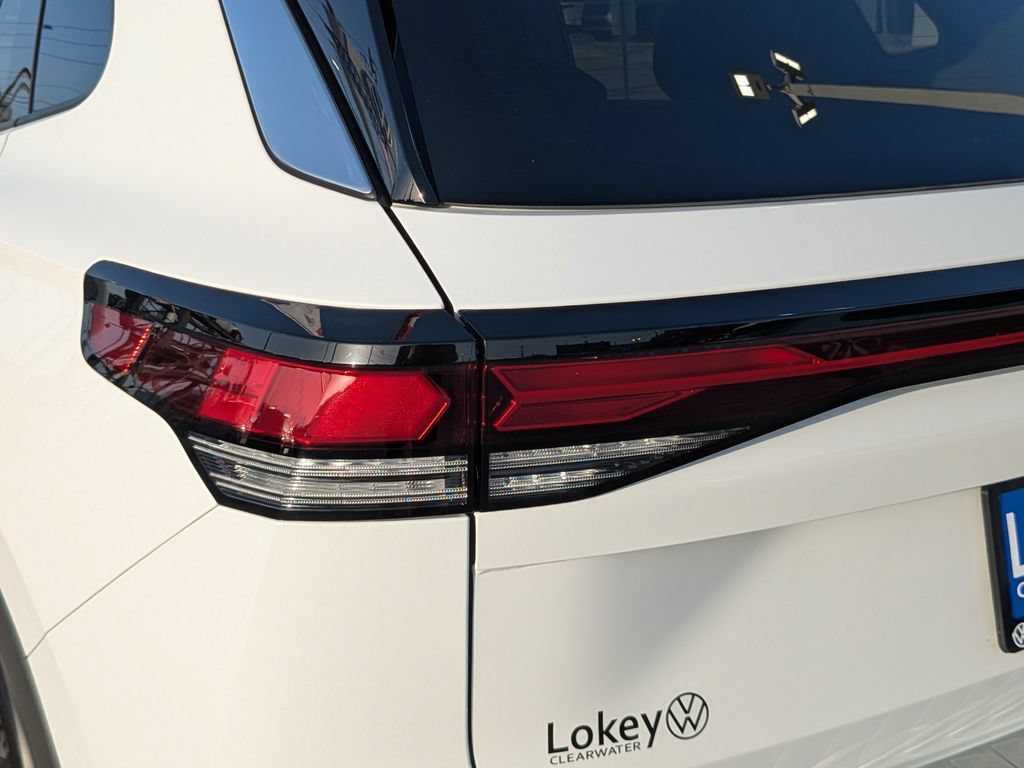 New 2026 Volkswagen Tiguan S FWD image 8