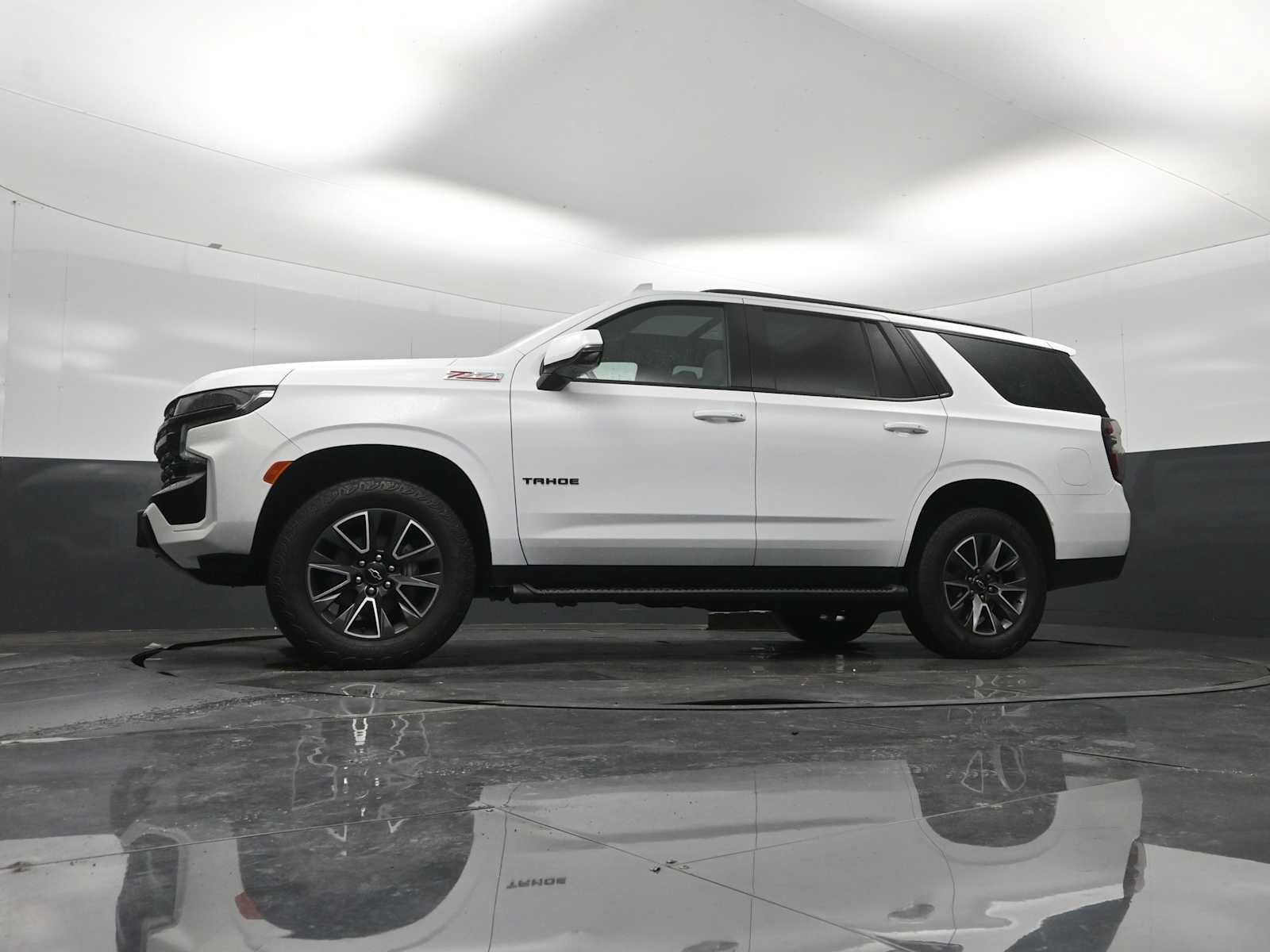 Used 2023 Chevrolet Tahoe Z71 w/ Luxury Package AWD/4WD image 21