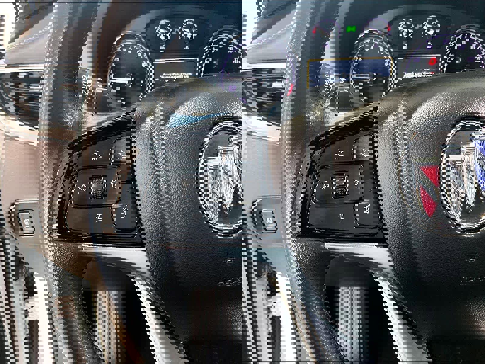 Certified 2024 Buick Enclave Essence w/ Experience Buick Package image 24