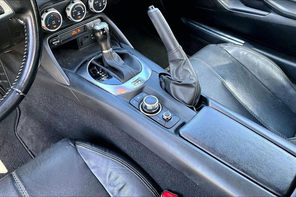 Used 2020 MAZDA MX-5 Miata RF Grand Touring RWD image 14