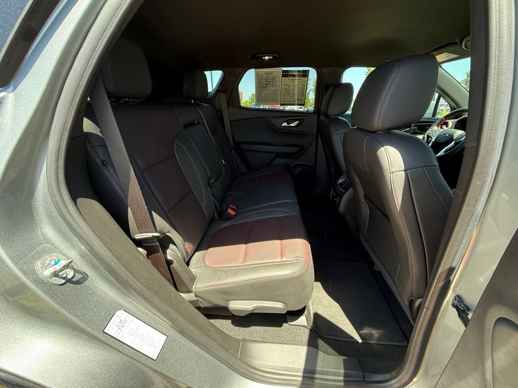 Used 2025 Chevrolet Blazer RS FWD image 30