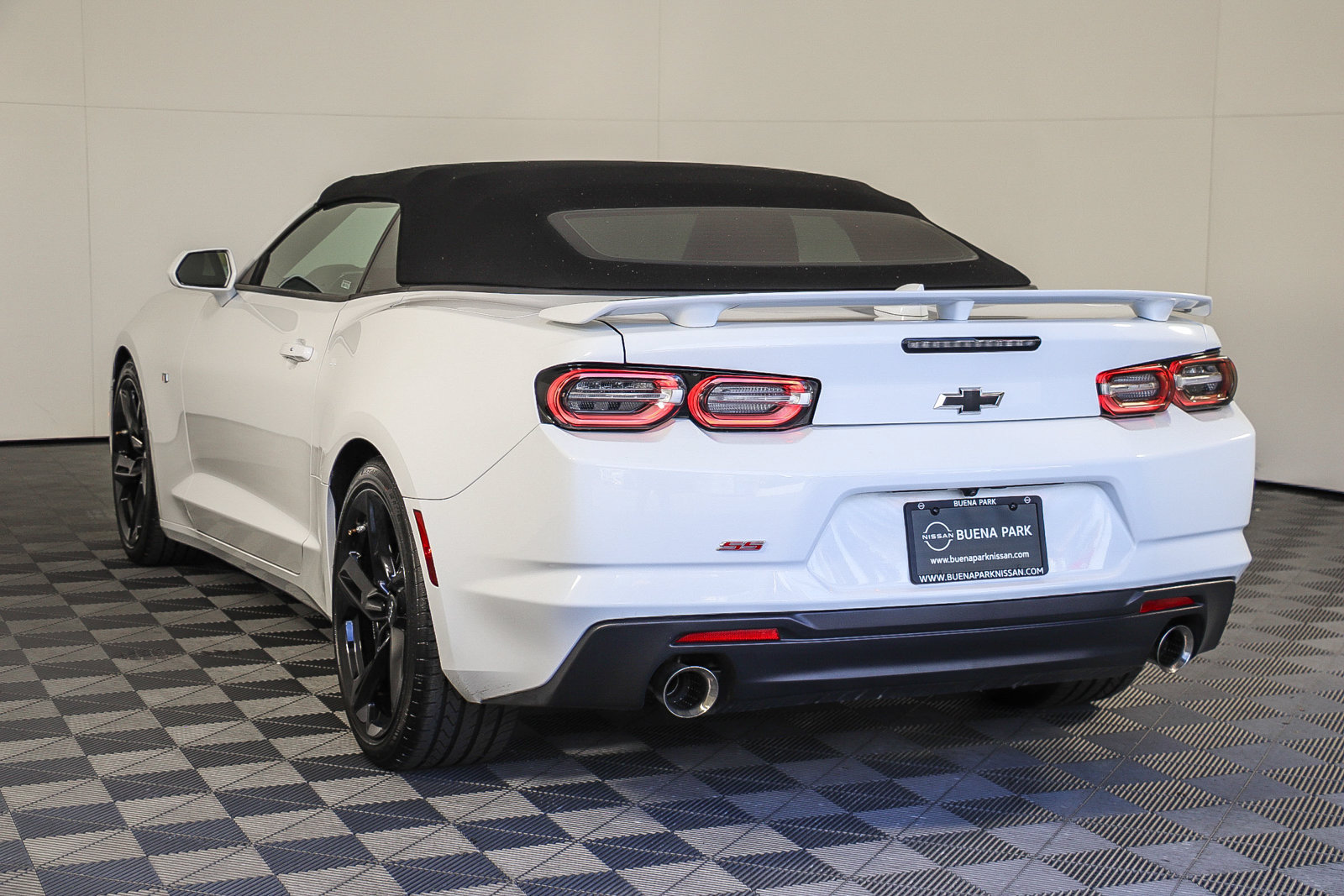 Used 2023 Chevrolet Camaro SS RWD image 6