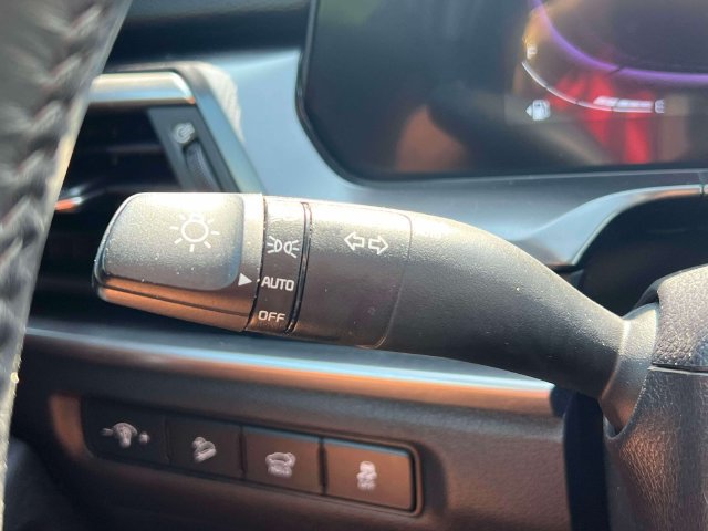 Used 2025 Kia Telluride S AWD/4WD image 25