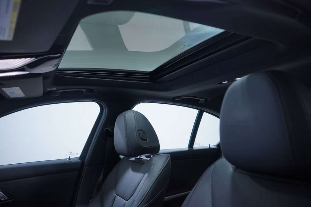 Used 2025 BMW M340i image 8