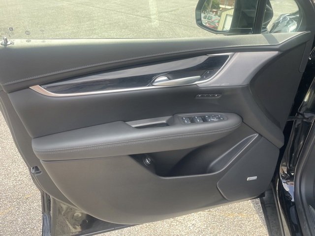 Used 2025 Cadillac XT5 Premium Luxury w/ Technology Package image 9