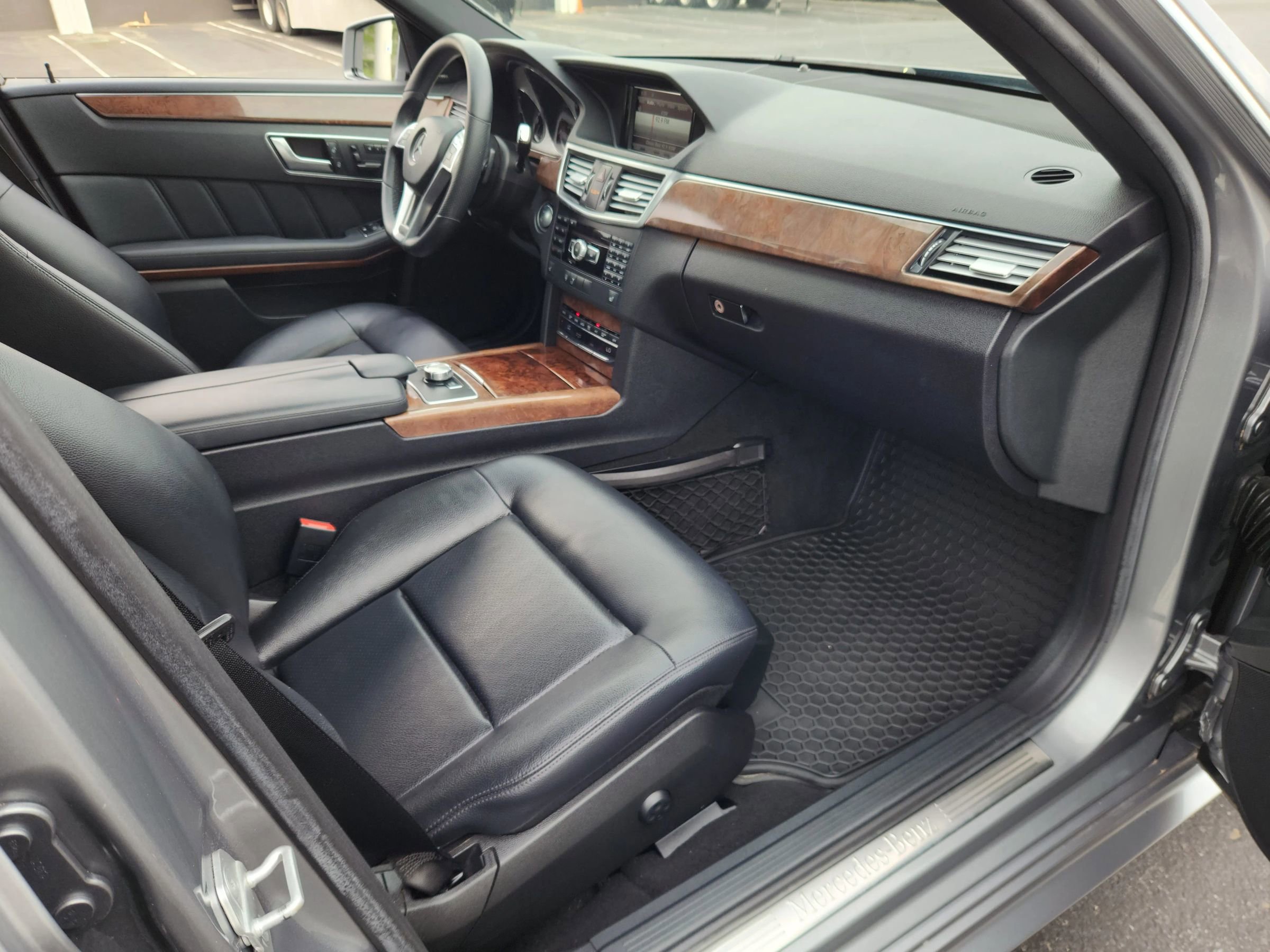 Used 2013 Mercedes-Benz E 350 4MATIC Sedan image 19