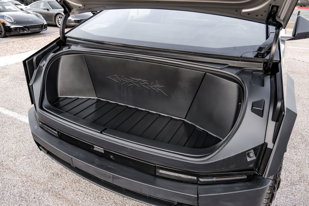 Used 2024 Tesla Cybertruck AWD Crew Cab image 60