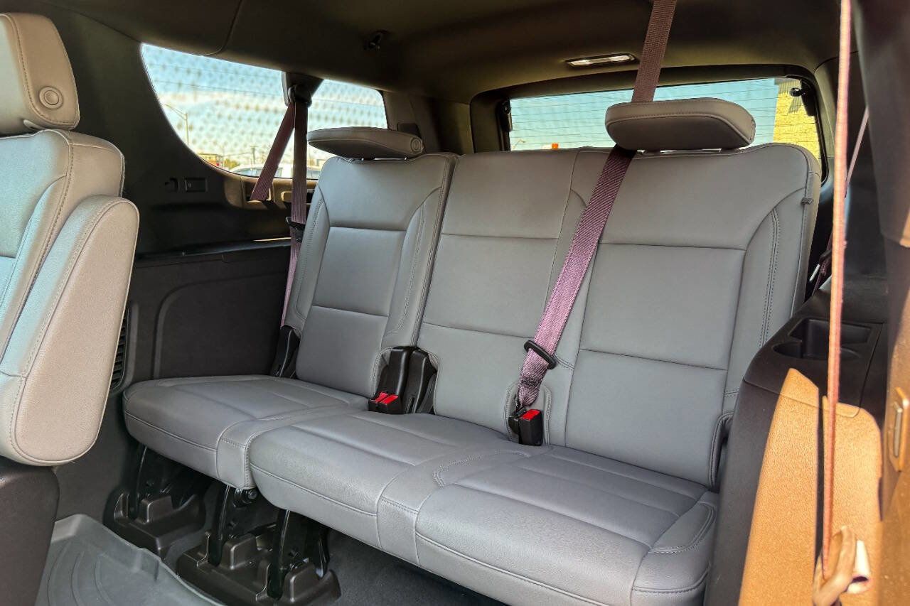 Used 2022 Chevrolet Suburban Z71 w/ Luxury Package AWD/4WD image 26