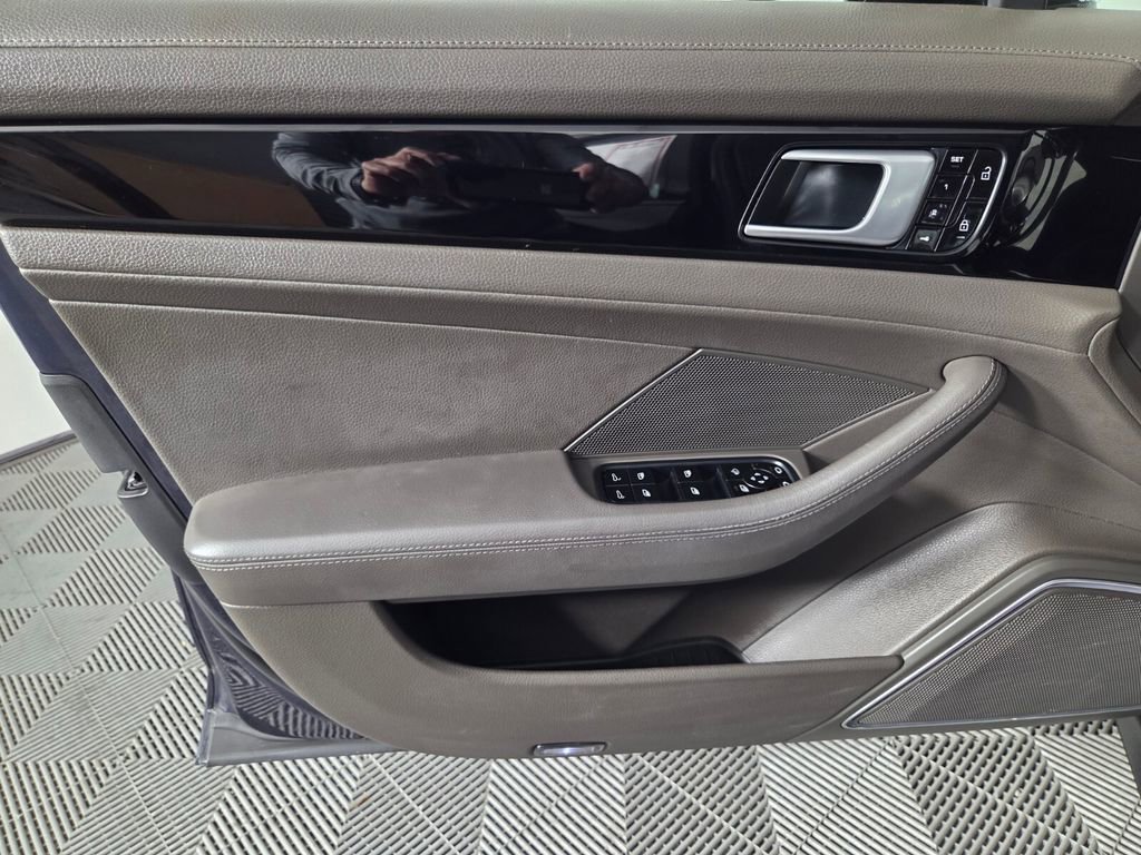 Used 2020 Porsche Panamera 4 w/ Premium Package Plus image 20