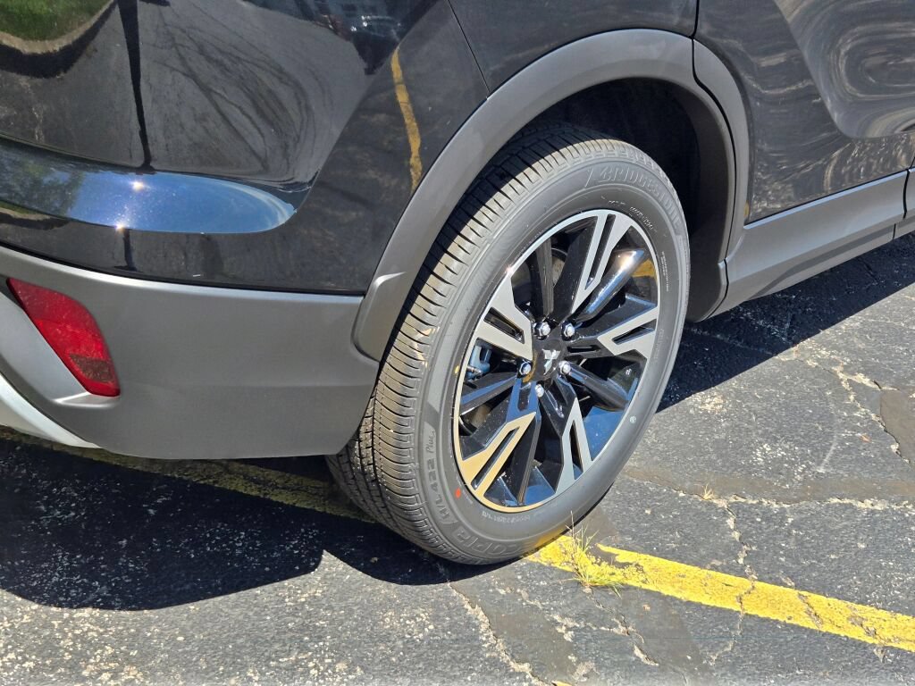 New 2026 Mitsubishi Outlander LE AWD/4WD image 9