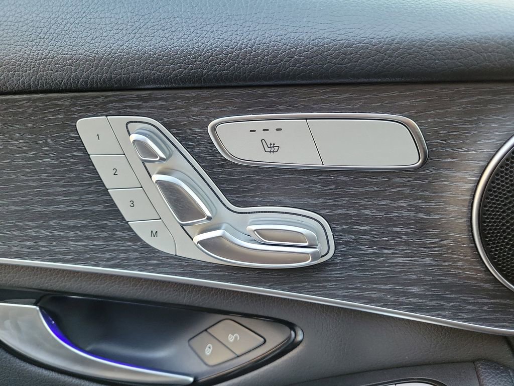 Used 2021 Mercedes-Benz GLC 300 w/ Premium Package image 21