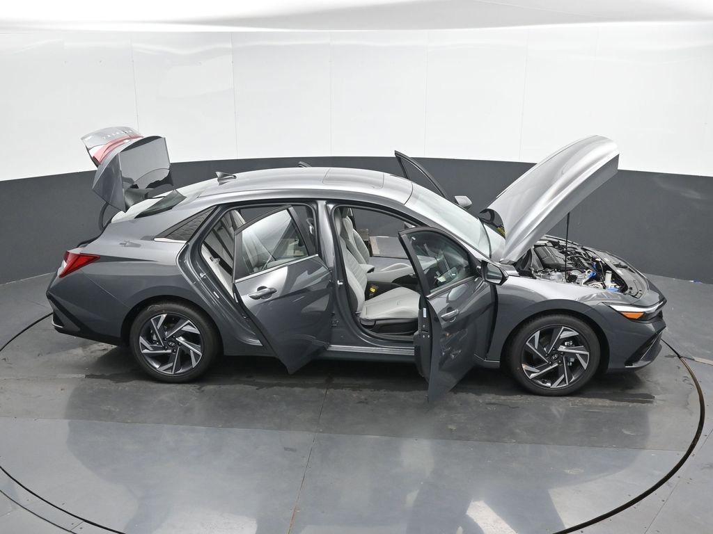 Certified 2025 Hyundai Elantra Limited FWD image 57