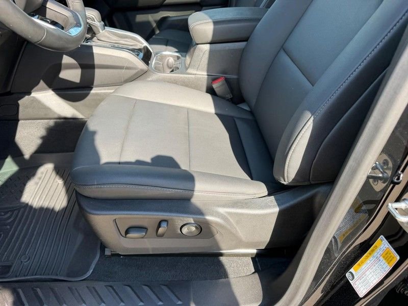 Used 2024 GMC Canyon Elevation w/ Elevation Premium Package RWD image 18