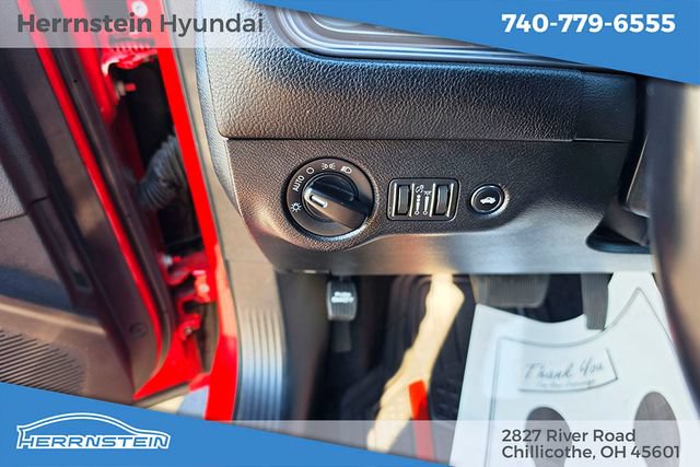 Used 2023 Dodge Challenger SXT RWD image 19