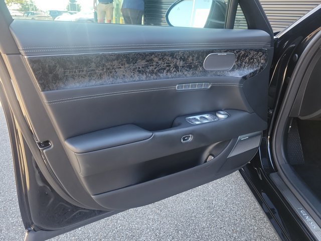 Used 2024 Genesis G90 3.5T AWD/4WD image 18